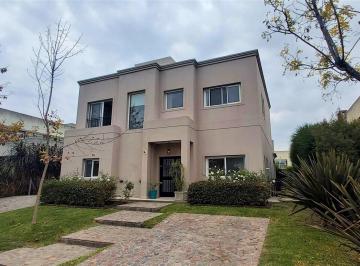 Casa · 250m² · 5 Ambientes · 3 Cocheras · Casa en Venta en Los Sauces, Nordelta, Tigre