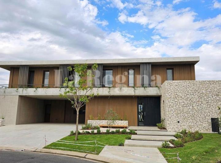 Casa · 621m² · 5 Ambientes