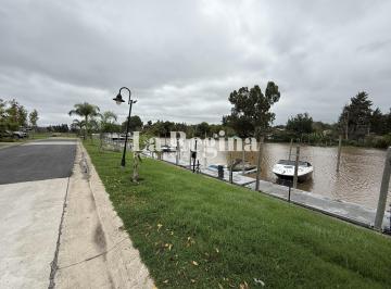 Casa · 150m² · 4 Ambientes · Casa en Venta en Vila Marina I, Villanueva, Tigre