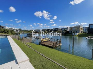 Casa · 221m² · 4 Ambientes · 2 Cocheras · Casa en Venta en Canal Barrio Nautico, Villanueva, Tigre