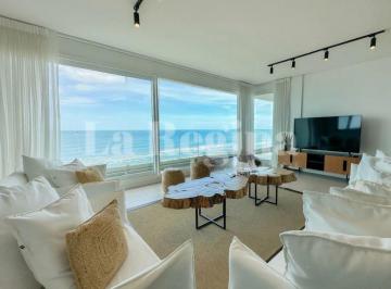 Departamento · 242m² · 5 Ambientes · 1 Cochera · Departamento en Venta en Playa Brava, Punta del Este, Punta del Este / Maldonado