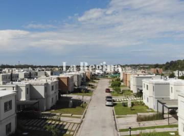 Casa · 80m² · 3 Ambientes · 1 Cochera · Casa en Venta Ubicado en Santa Ana, Villanueva, Tigre