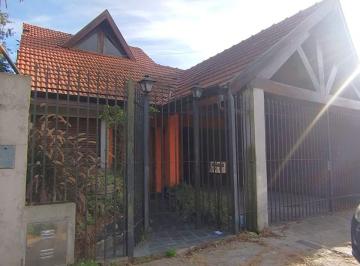 Casa de 7 ambientes, Lanús · Casa de 337 m² en Venta en Lanús