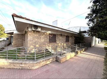 Casa · 300m² · 6 Ambientes · 1 Cochera · Venta Casa 2 Dorm. + Galpón en Río Segundo Córdoba
