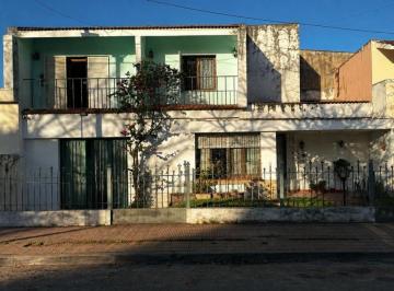 Casa de 6 ambientes, Córdoba · Oportunidad Se Vende Propiedad - 2 Unid. - Cohera - Patio - Pileta - B° Rosedal