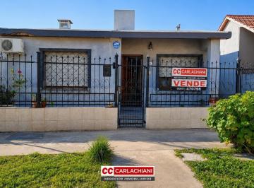 Casa · 349m² · 4 Ambientes · 1 Cochera · Casa en Las Parejas