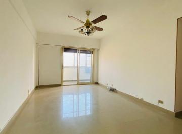 Departamento · 49m² · 3 Ambientes · 1 Cochera · Venta Dpto 3 Amb Cochera Patio Pque Chacabuco