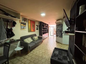 Departamento · 51m² · 2 Ambientes · Amplio Dpto Pb con Piato Grande. Remodelado