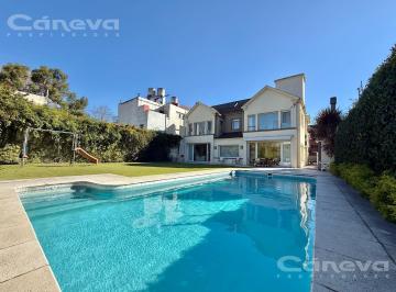 Casa · 330m² · 7 Ambientes · 2 Cocheras · Casa - Barrio Vicente López