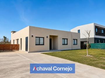 Casa · 153m² · 5 Ambientes · 4 Cocheras · Casa en Alquiler - 3 Dorm. - Pileta - Puertos