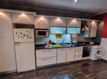 Departamento · 77m² · 2 Ambientes · 1 Cochera · Duplex en Complejo Privado Portico III, Capital