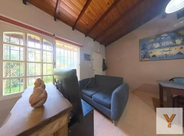 Casa · 130m² · 5 Ambientes · 1 Cochera · Casa en Venta - 4 Dorm. 2 Baños - 370 m² - Hurlingham