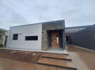 Casa · 135m² · 5 Ambientes · 2 Cocheras · Venta de Casa a Estrenar Barrio Privado Maipu