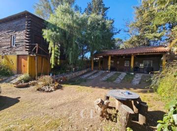 Casa de 8 ambientes, Villa Parque Siquiman · Complejo de 2 Cabañas con Piscina Frente Al Lago en Parque Siquiman en Venta