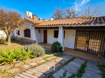Casa de 8 ambientes, Villa Carlos Paz · Casa y Departamento a 4 Cuadras del Centro en Barrio Miguel Muñoz – Villa Carlos Paz en Venta