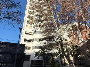 Departamento de 2 ambientes, Rosario · Bv Oroño Bis 41 - Depto con Cochera