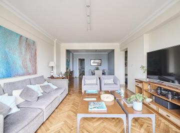 Departamento · 222m² · 5 Ambientes · 1 Cochera · Departamento 5 Ambientes Luminoso Muy Buen Estado Suites y Dependencia con Cochera en Recoleta