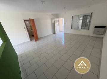 Casa de 4 ambientes, Esperanza · Amplia Casa de Dos Dorm.