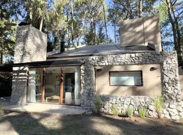 Casa de 5 ambientes, Cariló · Hermoso Chalet en Dos Plantas, Reciclado a Nuevo