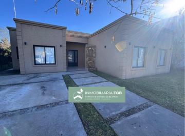 Casa · 154m² · 5 Ambientes · 4 Cocheras · Casa en Venta en Barrio San Matias, Escobar | 3 Dorm. | Pileta | Dependencia de Servicio | Los