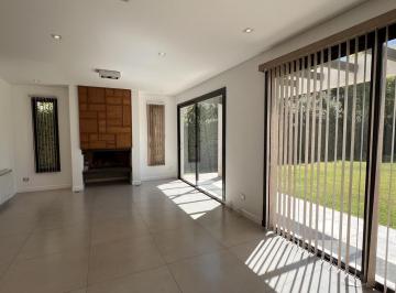 Casa · 400m² · 9 Ambientes · 2 Cocheras · Casa en Venta Chacras de Coria 4 Dorm.