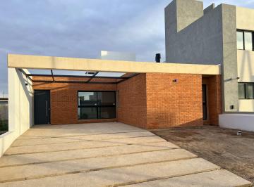 Casa de 3 ambientes, Córdoba · Casa en Venta #docta 2 Dorm. Baño en Suite y Vestidor