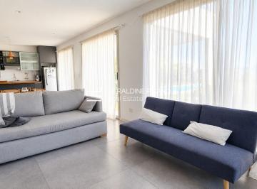 Casa · 215m² · 4 Ambientes · 1 Cochera · Casa en Alquiler en Ceibos, Puertos, Escobar