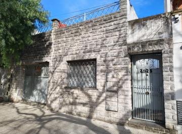 Casa de 5 ambientes, Mataderos · Casa con 2 Propiedades de 3 Ambientes Ideal Para 2 Familias