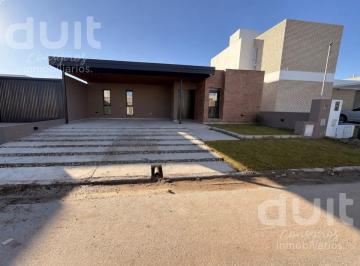 Casa · 160m² · 5 Ambientes · 2 Cocheras · Casa en Planta Baja, en Rincones de Manantiales