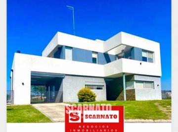 Casa · 700m² · 5 Ambientes · Venta de Casa en Barrio Santa Juana