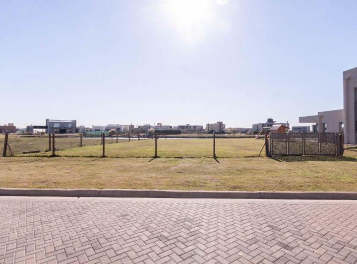 Terreno · 725m²