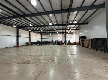 Bodega-Galpón de 2 ambientes, Kilómetro 8 · Galpones en Km8 a m de Ruta 7