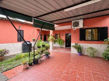 Casa · 140m² · 5 Ambientes · 2 Cocheras · Venta Casa 3 Dorm. Zona Av America