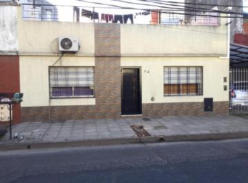 Casa · 70m² · 3 Ambientes · Casa 3 Amb, Excel Ubic. Valentín Alsina Apto Crédito!
