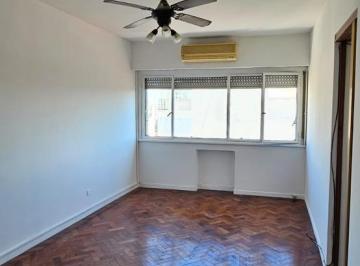 Departamento · 40m² · 2 Ambientes · Depto 2 Amb - Esquina Corrientes - Recién Pintado - Amplia Vista