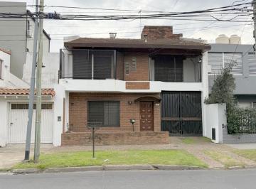 Casa · 170m² · 5 Ambientes · 2 Cocheras · Casa en Lote Propio Jardin Garage 3 Dorm. 3 Baños