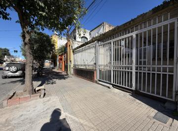 Casa · 160m² · 6 Ambientes · 1 Cochera · Venta - Casa de 3 Dorm. en Barrio Sur