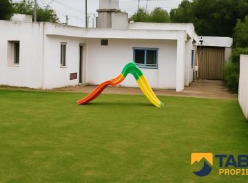 Casa · 226m² · 5 Ambientes · 2 Cocheras · Casa en Venta | 3 Dorm - Amplio Patio! - Planta Baja | Barrio Jardín