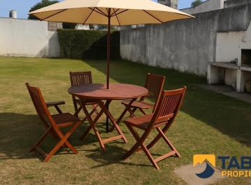 Casa · 226m² · 5 Ambientes · 2 Cocheras · Casa en Venta | 3 Dorm - Amplio Patio! - Planta Baja | Barrio Jardín