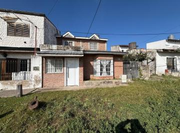 Casa · 100m² · 4 Ambientes · 1 Cochera · Venta Casa 4 Ambientes en Quilmes