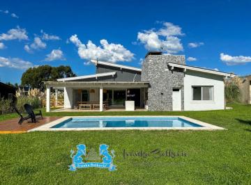 Casa de 5 ambientes, Costa Esmeralda · Venta Casa de 244 m² con 4 Dorm. 2 en Suite Todo Lo Que Necesitas Costa Esmeralda