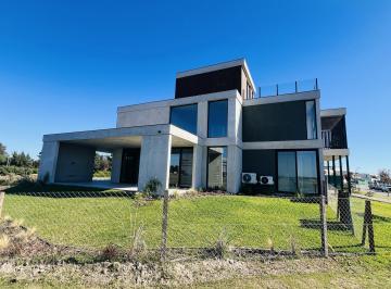 Casa · 309m² · 6 Ambientes · 4 Cocheras · Casa en Nordelta - Los Puentes