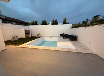 Casa de 6 ambientes, Necochea · Dueño Vende Casa Completamente Reciclada con Piscina en Excelente Zona