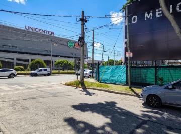 Local comercial · 150m² · Local en Esquina Frente Al Shopping Unicenter