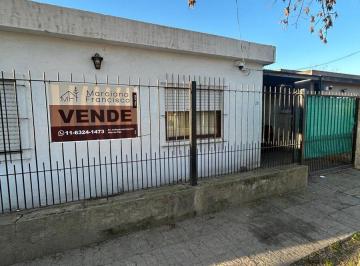 Casa · 70m² · 3 Ambientes · 1 Cochera · Casa en Maarcos Paz Centro