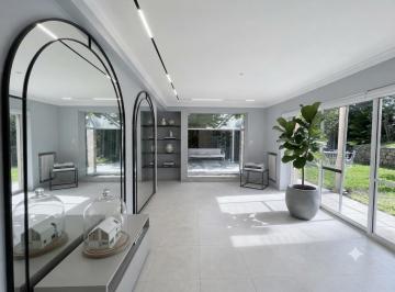 Casa · 500m² · 6 Ambientes · 2 Cocheras · Venta Casa 500 m² Gran Lote 710 m² con Jardín Juez Tedín y Ocampo Barrio Parque