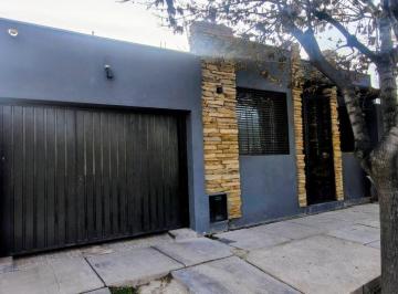 Casa de 4 ambientes, General San Martín · Casa en Venta Barrio Santa Cecilia San Martín Mendoza