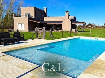 Casa · 145m² · 5 Ambientes · Casa en Estancia Benquerencia 61