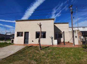 Casa · 125m² · 4 Ambientes · Casa Apto Credito Barrio Constantini Lujan
