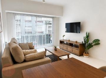 Departamento · 72m² · 3 Ambientes · En Venta - Departamento de 3 Ambientes Reciclado y Amoblado Al Frente Zona Plaza Colón